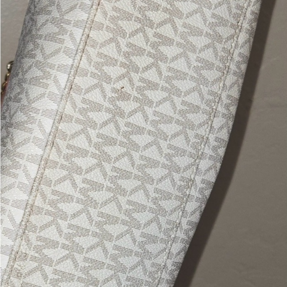 Michael Kors Signature White & Tan Tote - Picture 3 of 4